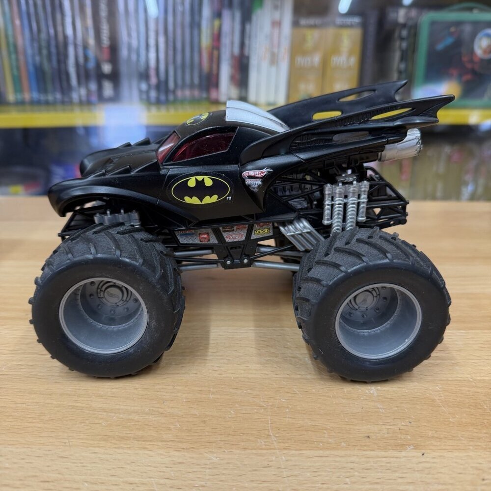 Hot Wheels Monster Jam Batman Truck 1:24 Monster Truck Batmobile 2007 Champ